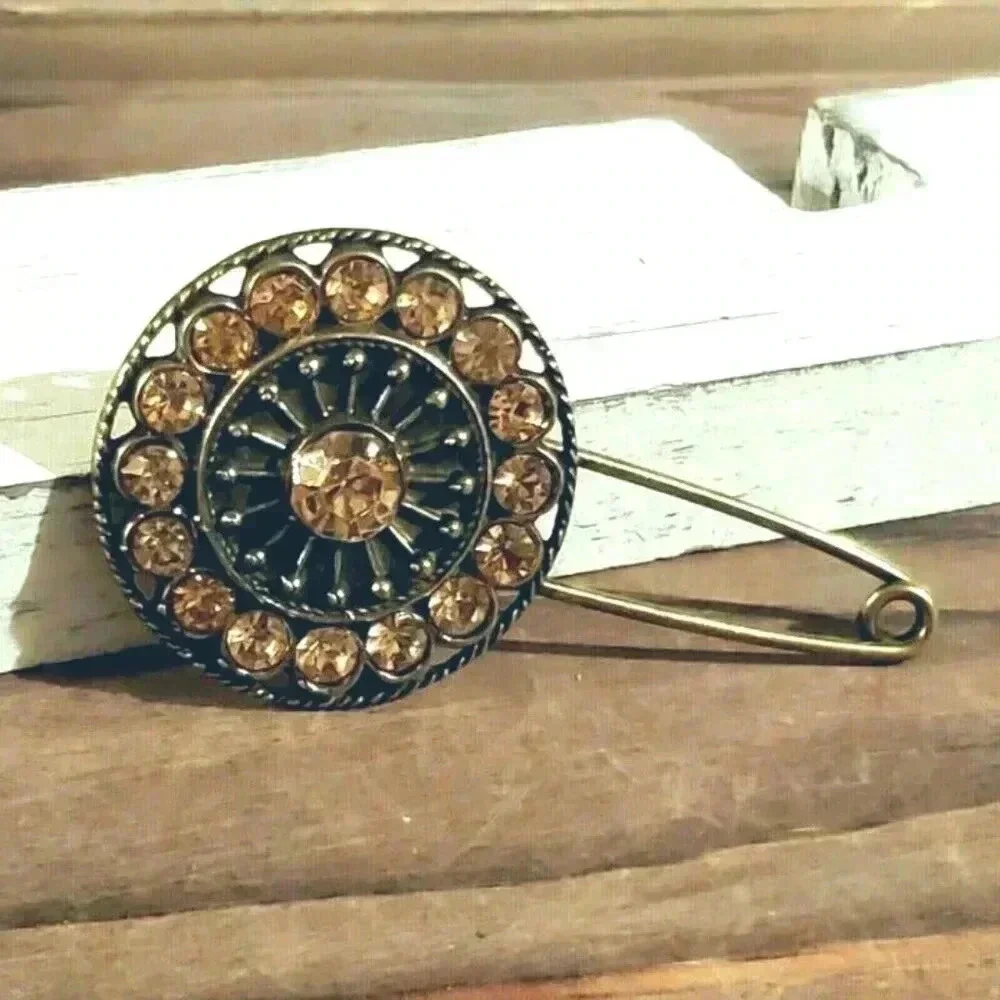 Vintage Bronze Champagne Crystal Sweater Lapel Kilt Pin Brooch